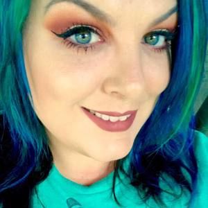 Meet your Posher, Leeann